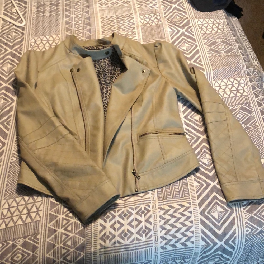 Jessica Simpson women’s leather jacket tan